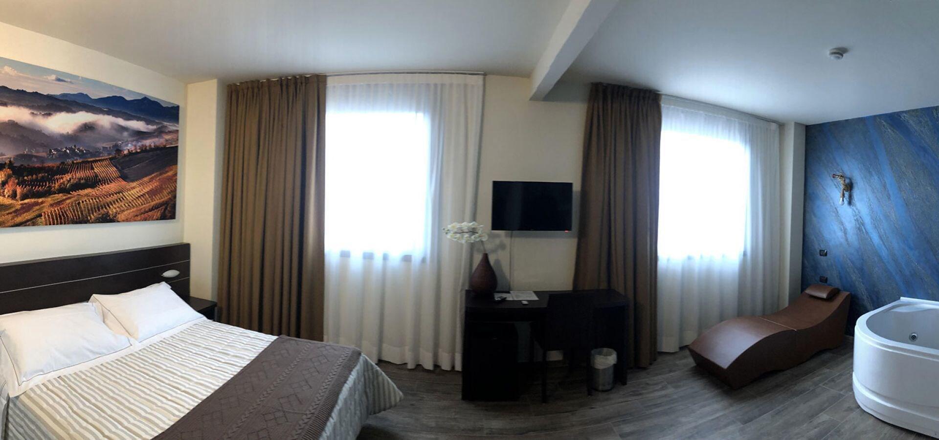 Castahotel Castagnito Bagian luar foto