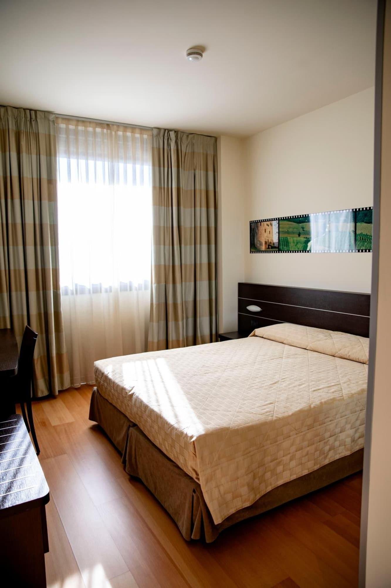 Castahotel Castagnito Bagian luar foto